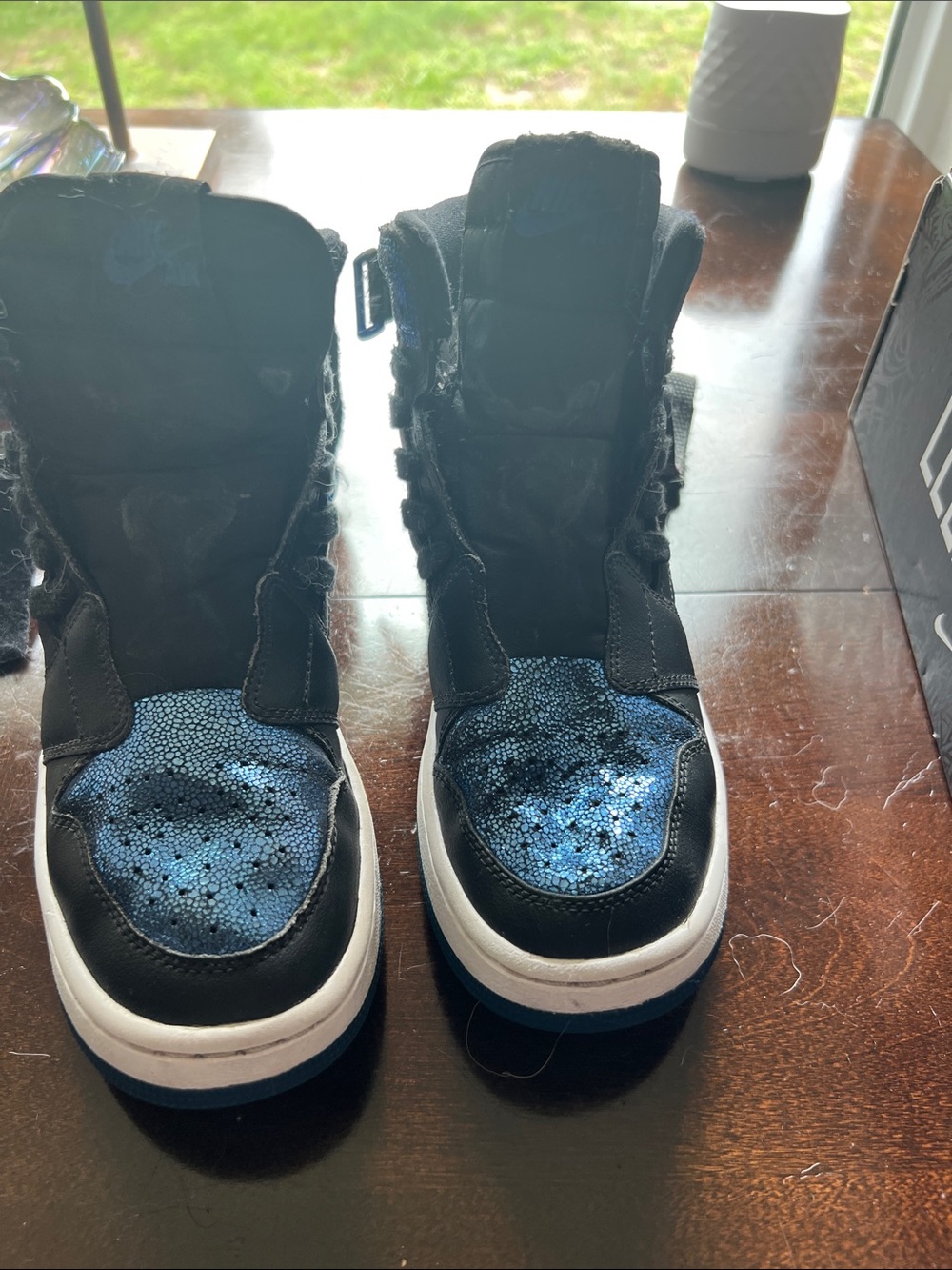 Nike Air Jordan 1 Nova XX Game Royal Women’s Size 5.5 Black and Blue Sparkle